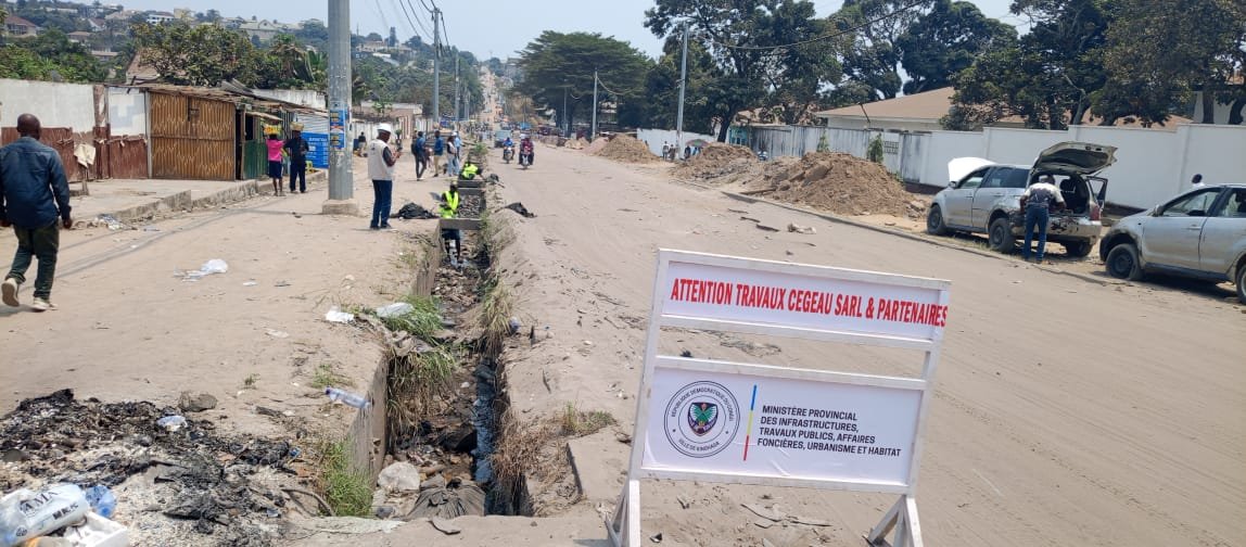 Lancement des travaux de curage sur l’Avenue Marine à Ngaliema